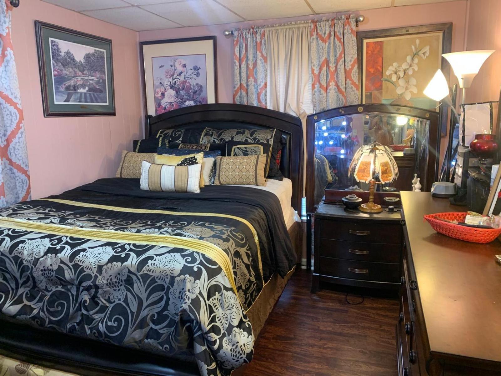Ambassador Luxury Room Джеймстаун Екстериор снимка